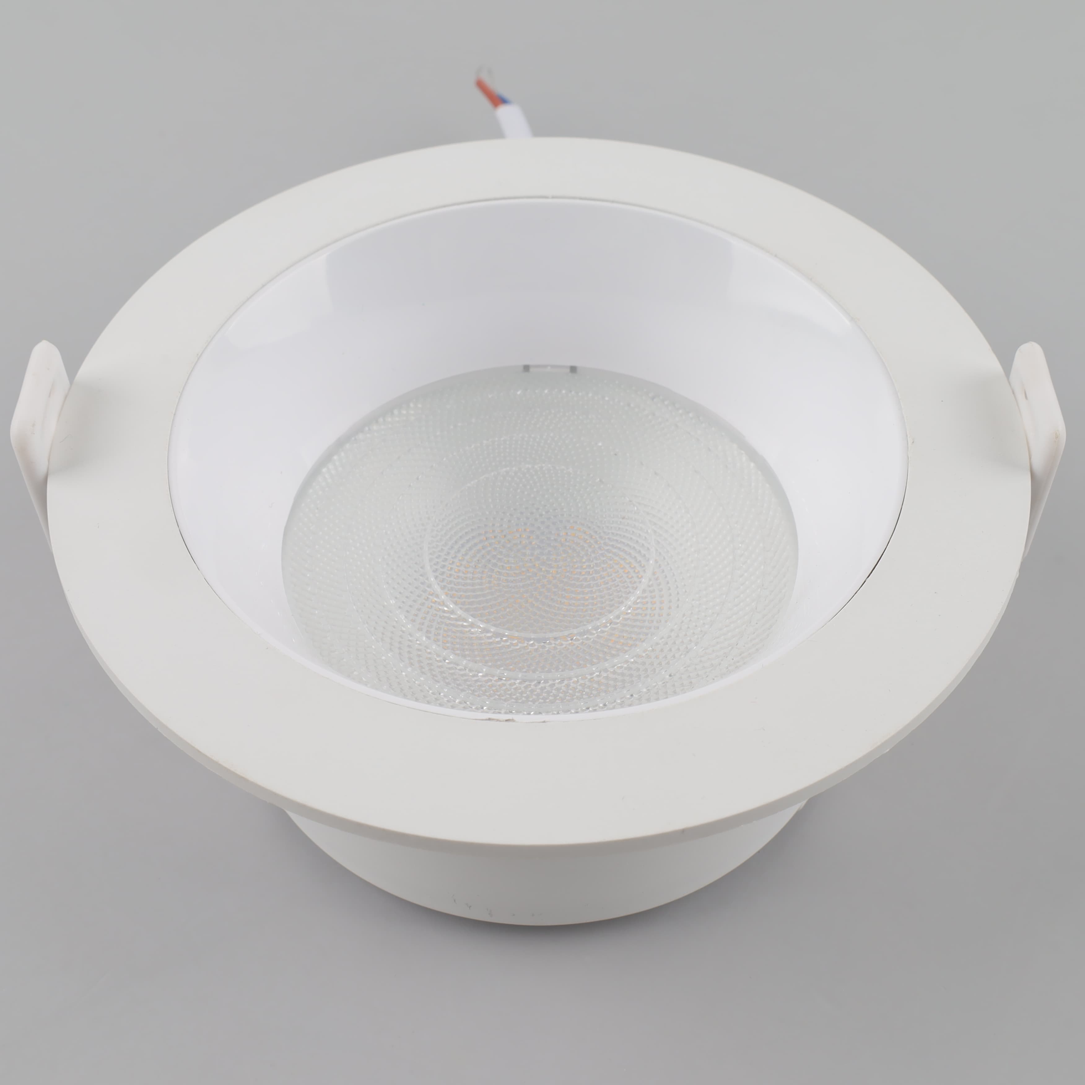 Everstar IP54 Waterproof Modern LED Light Indoor Residential Office Museum 3CCT Spot Light Aluminum Plastic Eco-Friendly